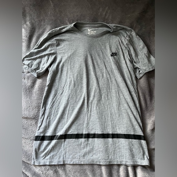 Nike grey t-shirt - Picture 1 of 1